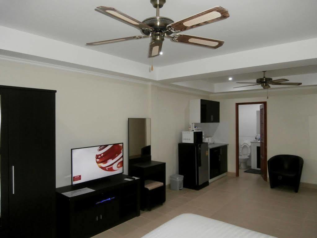 The Classroom Hotel Pattaya Exteriör bild