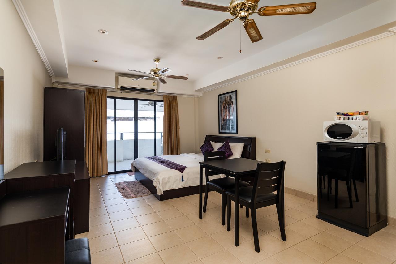 The Classroom Hotel Pattaya Exteriör bild