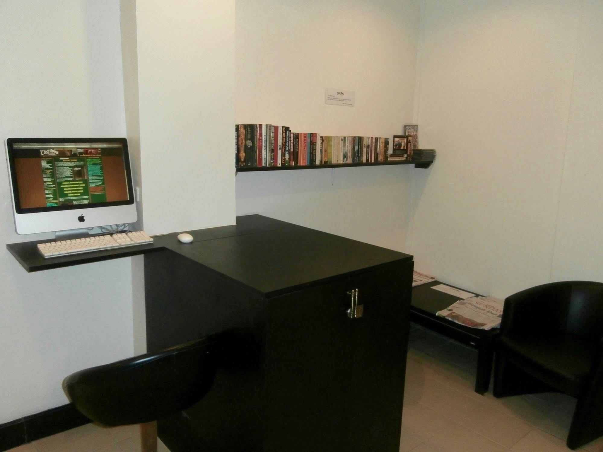 The Classroom Hotel Pattaya Exteriör bild