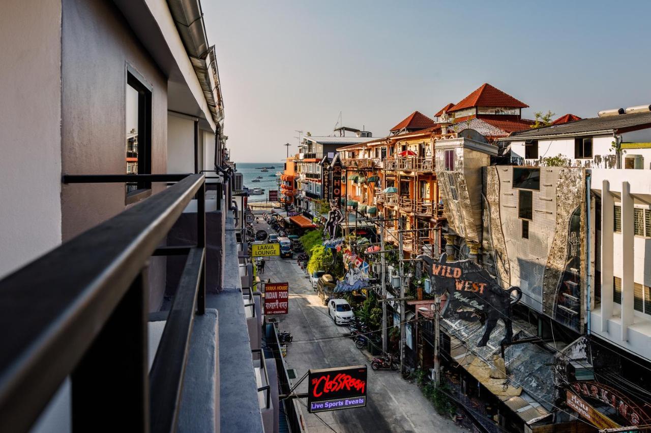 The Classroom Hotel Pattaya Exteriör bild